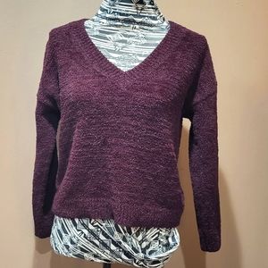 Forever 21 burgundy chenille v-neck cropped sweater